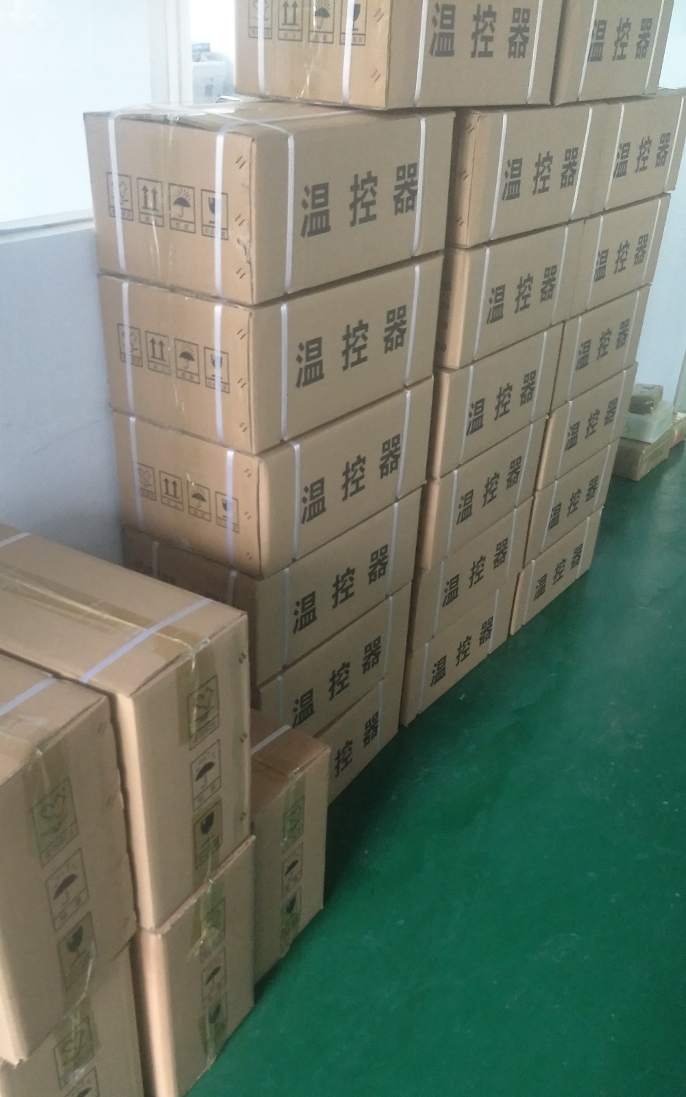 中央空調(diào)盤管溫控器、三速開關